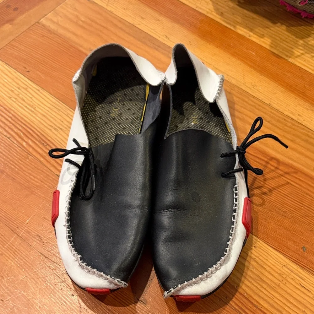 Men's hand sewn driving moccasin Slip-On- Black & White